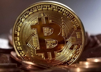 Bitcoin bate novo recorde e é negociada acima de US$ 10 mil