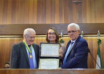 Legislativo do Piauí concede medalha de mérito a René Dotti