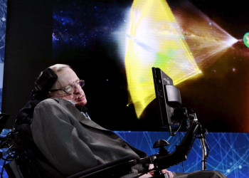 Stephen Hawking afirma que a Terra está com os dias contados