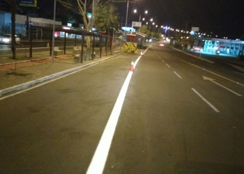 Prefeitura instala 16 semáforos para pedestres no Corredor Sul