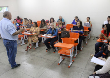 Curso prepara coordenadores pedagógicos das escolas municipais