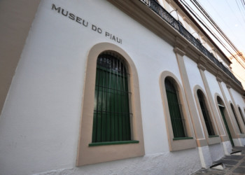 Alunos da rede pública participam de aula sobre educação patrimonial no Museu do Piauí