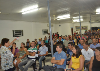“É preciso mobilização para barrar a reforma da previdência”, diz senadora Regina Sousa