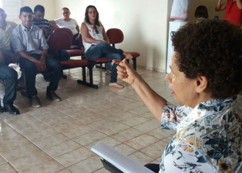 Senadora Regina Sousa debate Previdência em Arraial do Piauí