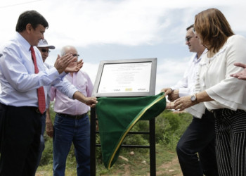 Governador entrega duplicação de pontes e pavimentação em Picos