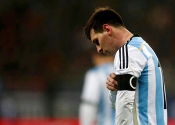 Messi é suspenso por quatro jogos pela Fifa