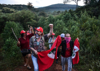 No dia da mulher, trabalhadoras do MST ocupam fazenda de Eike Batista