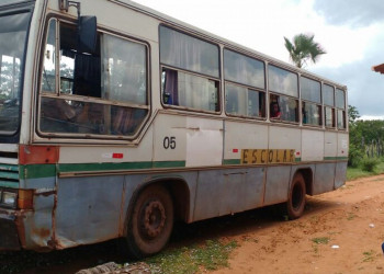 Estudantes denunciam descaso no transporte escolar da zona rural de Aroeiras