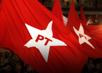 PT abre Congresso defendendo candidatura de Lula