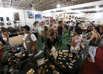 Feira nacional dá visibilidade a produtos de artesãos de 17 estados em Brasília