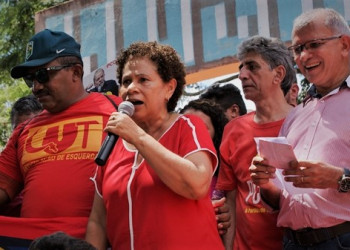 A reforma trabalhista vai permitir que o patrão escravize legalmente o trabalhador, diz Regina Sousa