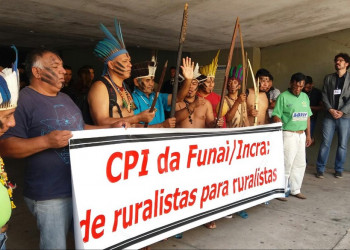 Indígenas protestam na Câmara contra relatório da CPI da Funai e Incra 2