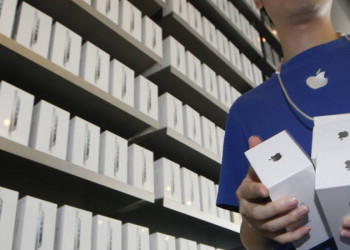 iPhone poderá carregar a bateria de outros smartphones