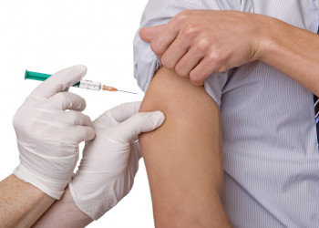 Saúde amplia público para vacinas contra febre amarela e gripe em 2020