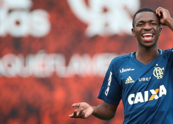 Flamengo anuncia lucro recorde em 2017