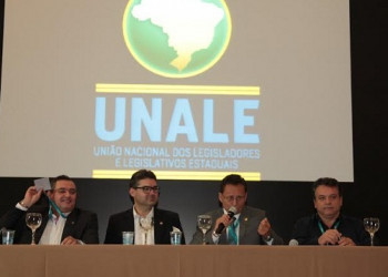 Luciano Nunes aclamado presidente da UNALE