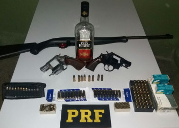 PRF flagra motorista bêbado e com armas de fogo no Piauí