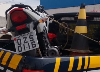 PRF prende na BR-020 em Pio IX suspeito com moto roubada na Bahia