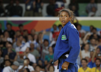 Medalhista Olímpica Rafaela Silva quer blindagem após queda