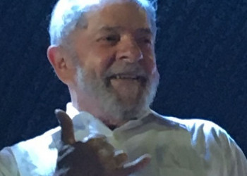 Lula está em Altos onde recebe título de cidadania