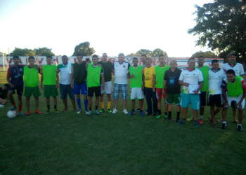 Prefeitura de Água Branca entrega kits esportivos para Seleção Aguabranquense