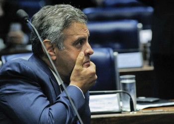 PT pede abertura de procedimento que pode cassar o senador Aécio Neves