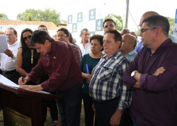 Governador W.Dias inaugura e autoriza obras em Uruçuí