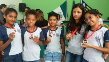 Prefeitura de Campo Maior faz homenagem a estudantes medalhistas