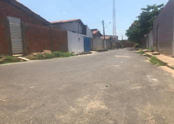 Prefeitura conclui obra de asfaltamento na Vila Mandacaru