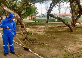 Prefeitura realiza limpeza em bairros da região do Francisca Trindade