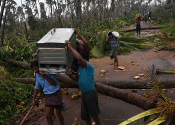 Passagem de ciclone no sul da Índia deixa pelo menos 11 mortos