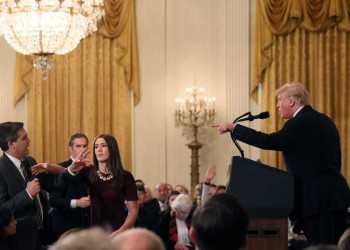 Jornalista da 'CNN' que discutiu com Trump é suspenso pela Casa Branca