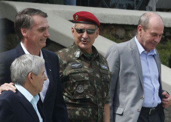 Presidente eleito almoça com militares do Exército no Rio
