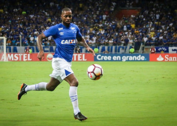 Flamengo insiste na contratação do zagueiro Dedé