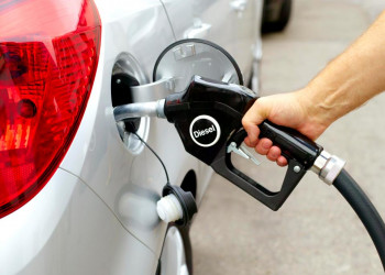 Governo vai pressionar postos a repassar redução de R$ 0,46 do diesel
