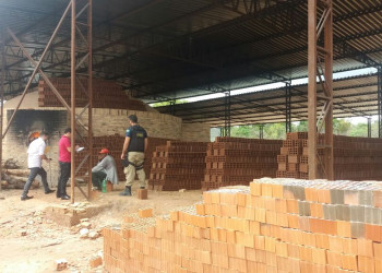 Dono de fábrica de cerâmica é autuado por irregularidades trabalhistas no Piauí