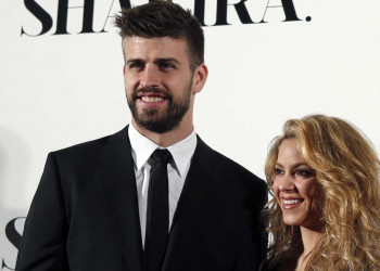 Piqué nega rumor de separação com 'mordidinha sexy' em Shakira