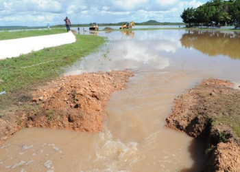Enchentes ameaçam 15 mil pessoas em 11 municípios