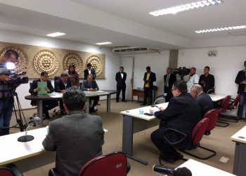 Comissão aprova projeto de lei que pode dar porte de arma para advogados no Piauí