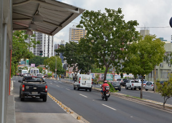 Circulação de veículos nas faixas exclusivas para ônibus volta a ser proibida