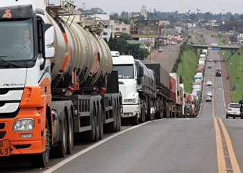 Caminhoneiros afirmam que podem entrar em greve com nova alta do diesel