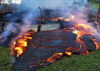 Havaí: Lava de vulcão engole casa de brasileira