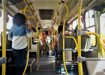 Dupla faz arrastão em ônibus próximo ao Shopping Rio Poty