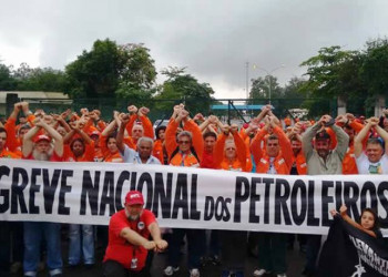 Petroleiros iniciam greve mesmo com liminar do TST