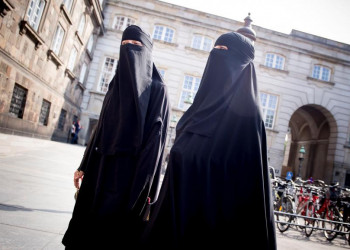 Lei: Dinamarca proíbe véu islâmico em lugares públicos