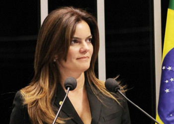 Iracema Portella convida ministro para conhecer a nova maternidade em Teresina
