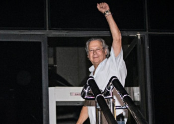 José Dirceu deixa Papuda e volta para casa em Brasília