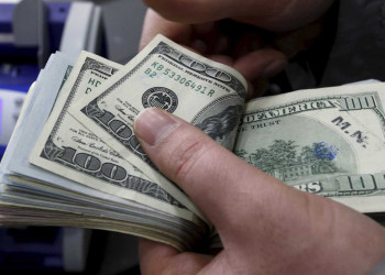 Dólar sobe mais de 1% e ronda R$ 4,16 após pesquisa Datafolha