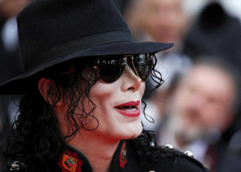 Michael Jackson era um predador sexual, afirma advogada