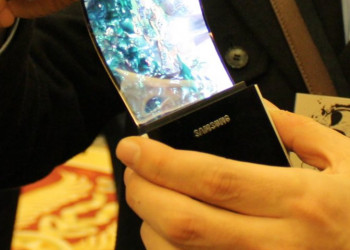 Samsung pode colocar uma segunda tela para selfies em celulares